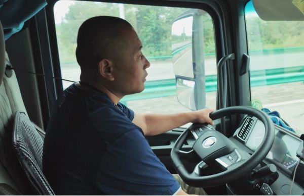 (報道 修改)歐曼銀河5M 14N 510 燃?xì)廛嚸禾窟\輸紀(jì)實1755.jpg