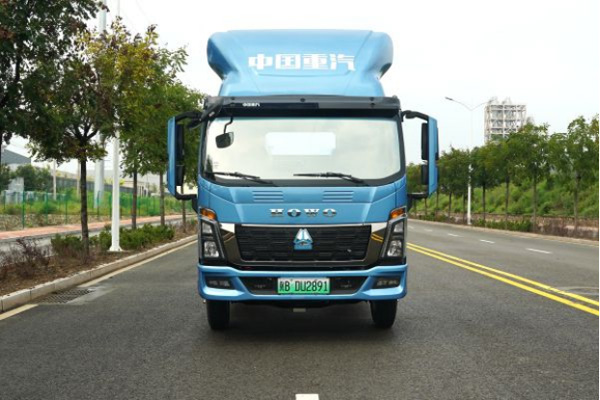 續(xù)航400km+ 豪沃統(tǒng)帥純電輕卡長途無憂(修改)1228.jpg