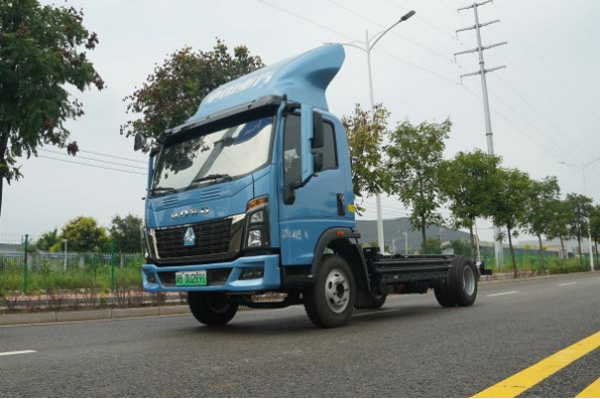 續(xù)航400km+ 豪沃統(tǒng)帥純電輕卡長途無憂(修改)1046.jpg