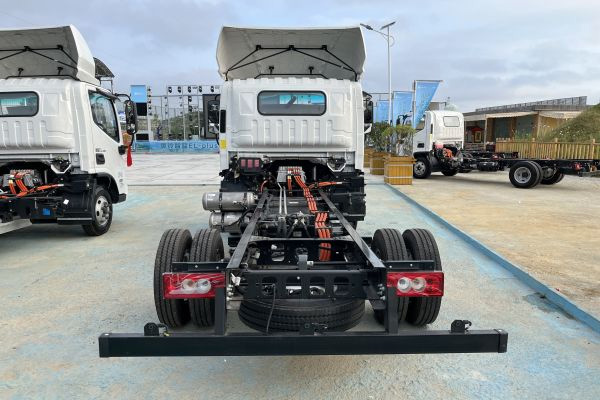 【卡車之友】強動力 高承載 奧鈴智藍EL-plus山區(qū)版縱行山野1230.jpg