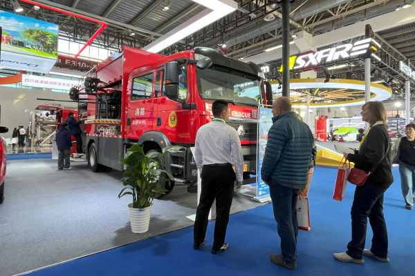 占比領先進口品牌 中國重汽賦能消防重器635.jpg