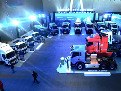 謙虛之態(tài)自省 奮發(fā)之姿示人 中國重汽集團作出五項承諾