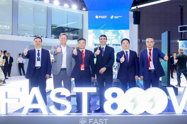 法士特藍(lán)馳800V系統(tǒng)解決方案開啟高效傳動(dòng)新紀(jì)元(給企業(yè)審)(1)156.jpg