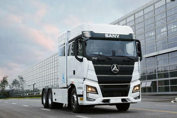 是亂相還是怪象? 重卡行業(yè)“第一”滿天飛2002.jpg