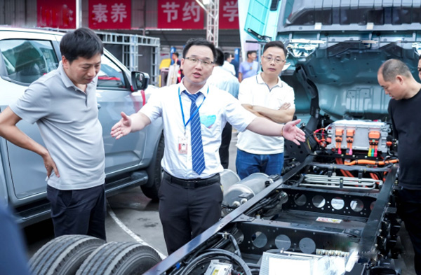 零碳科技鑄就可靠鐵騎 慶鈴鈴坤電卡深圳破勢而出(給企業(yè)審)(3)(1)773.jpg